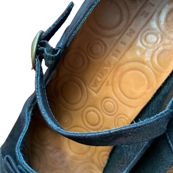 Chie Mihara Black Suede Strap Close Top Pump Heels Size 40 - Picture 12 of 17